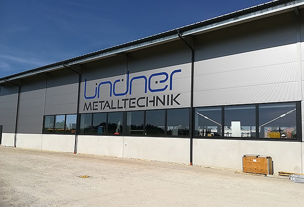 Fassade Klebetext Lindner