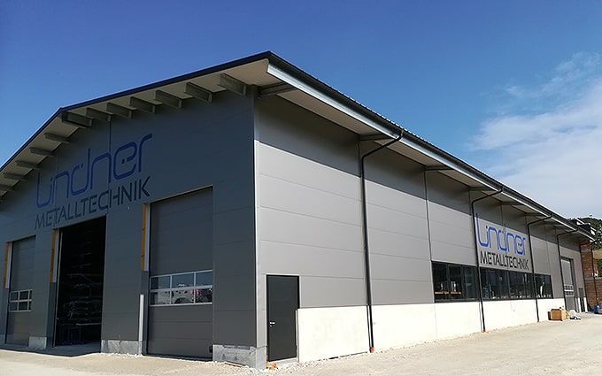 Fassade Klebetexte Firmenbeschriftung