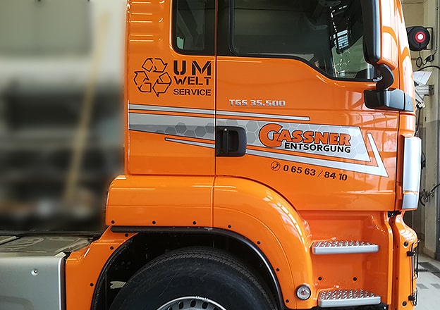 LKW Beschriftung Firmenauto